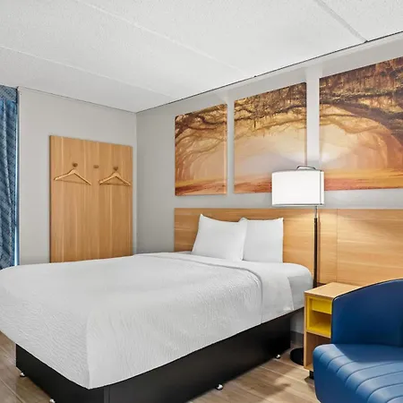 Days Inn By Wyndham Statesboro Exterior photo