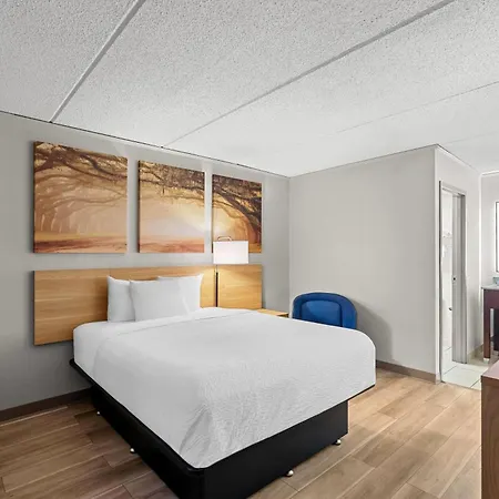 Days Inn By Wyndham Statesboro Exterior photo