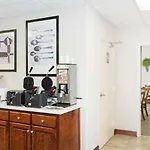 Days Inn By Wyndham Statesboro 